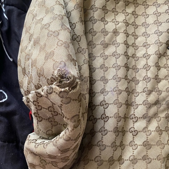 Old Gucci Bag, got it in 2011 - Picture 4 of 6